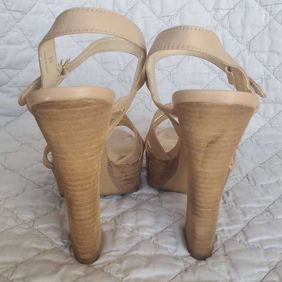 ¤ Strappy Nude Platforms - Picture 5 of 6